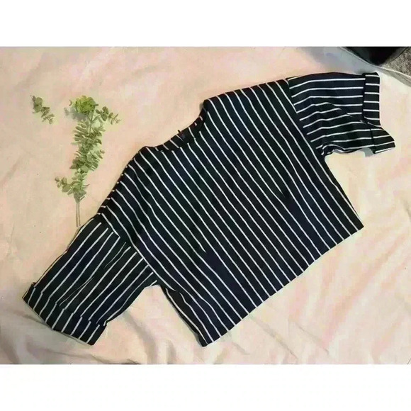 ASOS | Black + White Striped Cropped Blouse Sz.‎ 4 Cuff Sleeve Business Casual - Picture 6 of 9